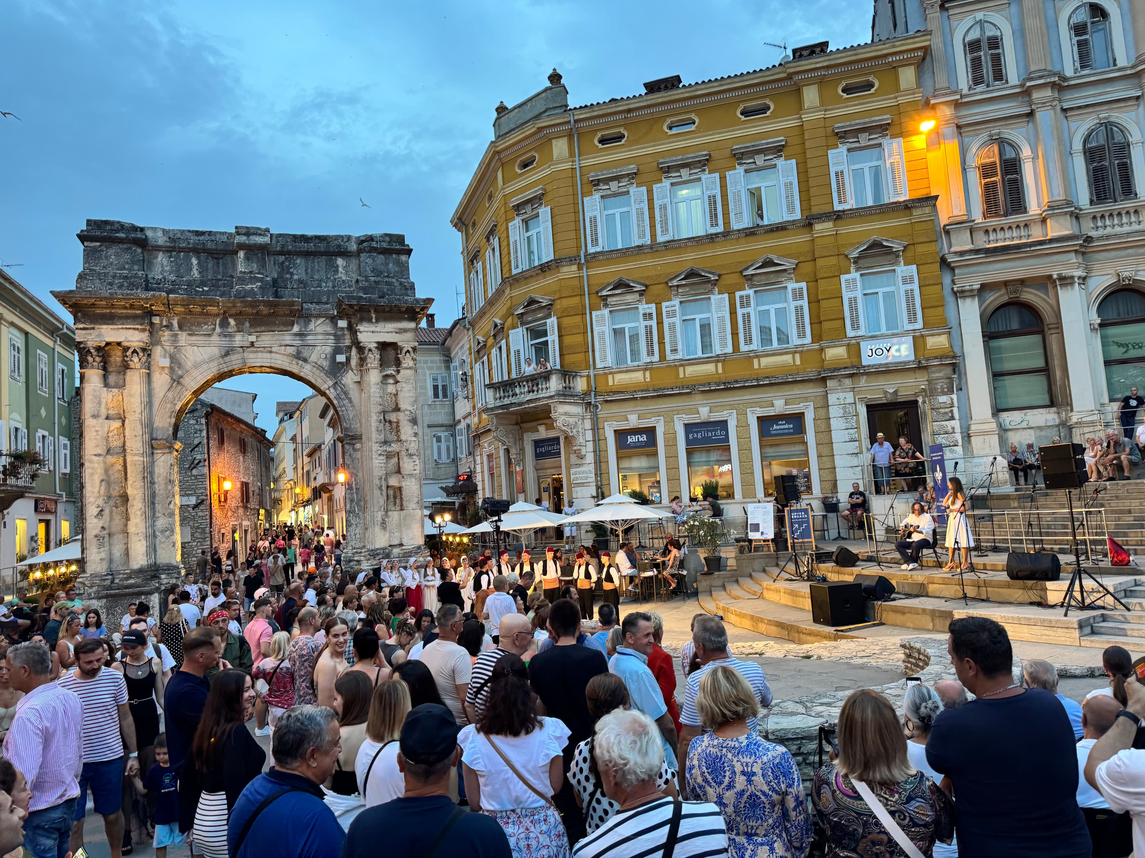 Pula: History & Local Life (13/16)